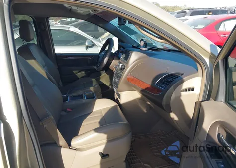 2011 Chrysler Town & Country Touring-L from USA, damaged, VIN 2A4RR8DG5BR713448